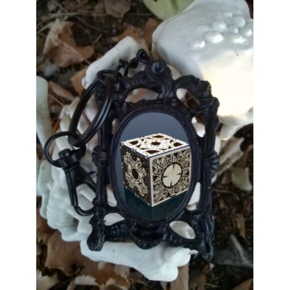 Cenobite Puzzle Box Keychain The Lament Configuration Hellraiser Pinhead - Picture 1 of 1
